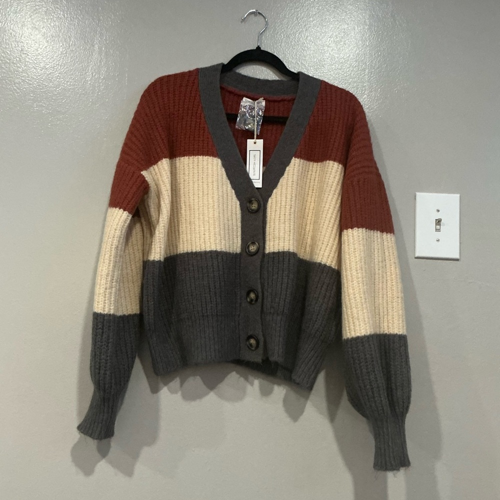Women’s Colorblock V-Neck Button-Up Sweater